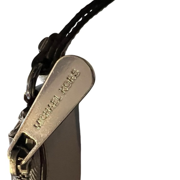 Michael Kors Women's Gray Studded Leather Wallet Wristlet Clutch NWOT!!​ - Picture 14 of 15